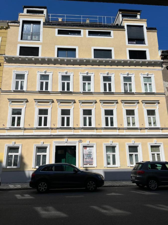 Stilvolle Wohnung Mit Ruhig Gelegenem Balkon Vienna Esterno foto